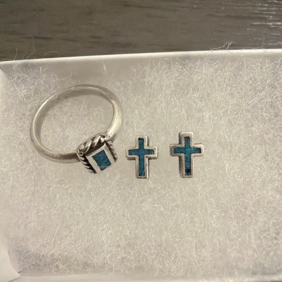 π΅β¨ VINTAGE 1980 Sterling Silver Turquoise Cross Set β Ring Sz 4 + Stud Earrings - Picture 9 of 13